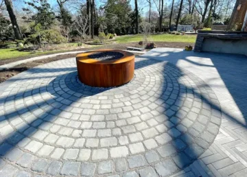 Open circular patio firepit section