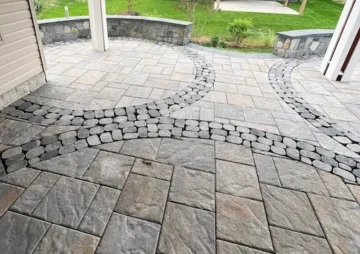 Circular patio paver segments